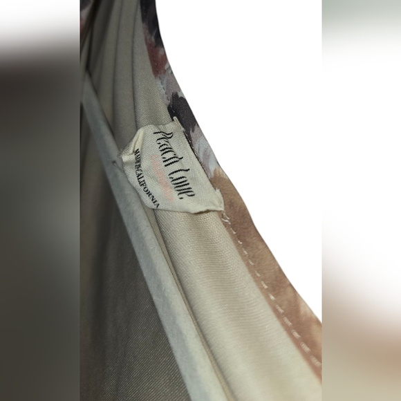 Peach Love Long Belle Sleeve Floral V-Neck Women's Crop Top - Picture 4 of 5